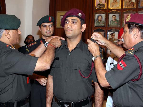 Dhoni Dhoni