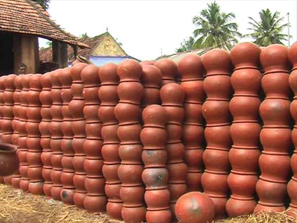 மண் வாசனை 12-1421047248-pongal-pot-manufacturing-on-full-swing-in-nellai-dt7-600