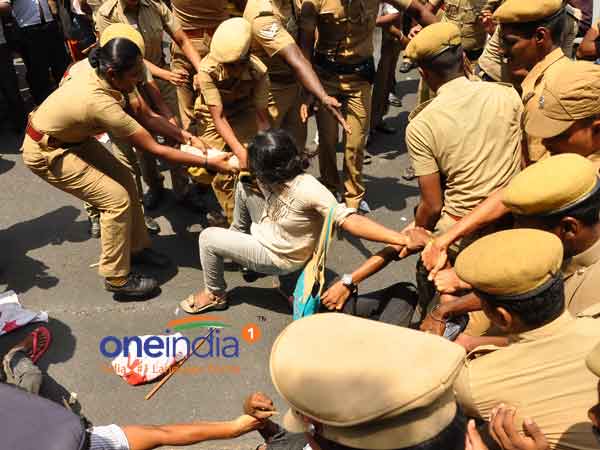 30-1432973414-dyfi-protests-against-ban-