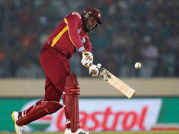 17-1450358726-chris-gayle-somerset-fan-m