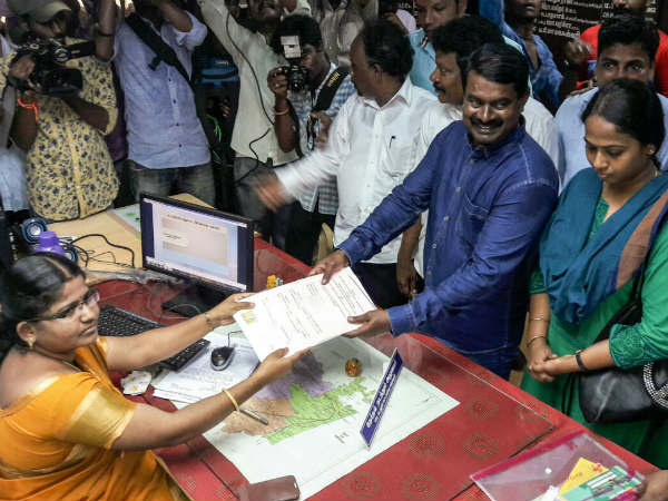 Seeman files nomination in Cuddalore