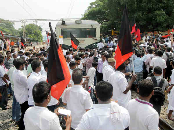 விடிய விடிய போராட்டம்