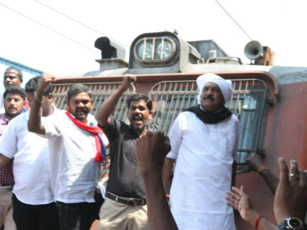 வைகோ, திருமாவளவன்