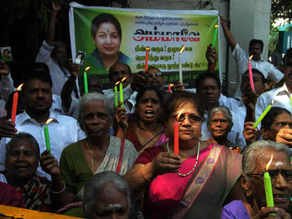 The ADMK cadres are performed in front of apollo hospital The ADMK cadres are performed in front of apollo hospital