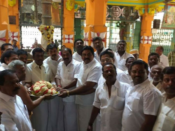 ADMK MLA Paramasivam performs Pooja for Jayalalithaa's recovery ADMK MLA Paramasivam performs Pooja for Jayalalithaa's recovery