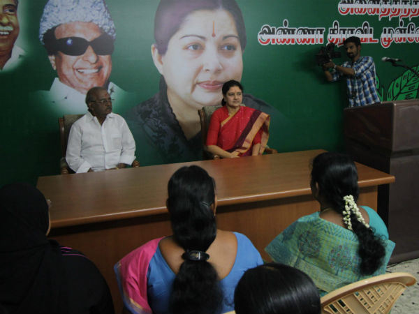 அம்மாவான சசிகலா