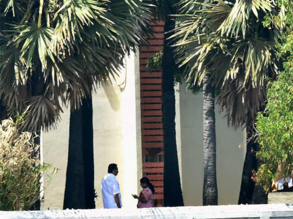 கூவத்தூர் சொகுசு ரிசார்ட்