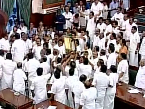 TN assembly : Chaos at Tamil Nadu Assembly Floor test