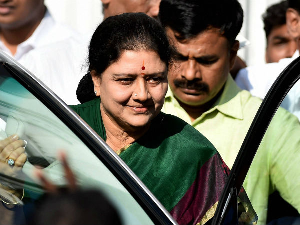 Breather for Sasikala: No SC verdict in DA case this week Breather for Sasikala: No SC verdict in DA case this week