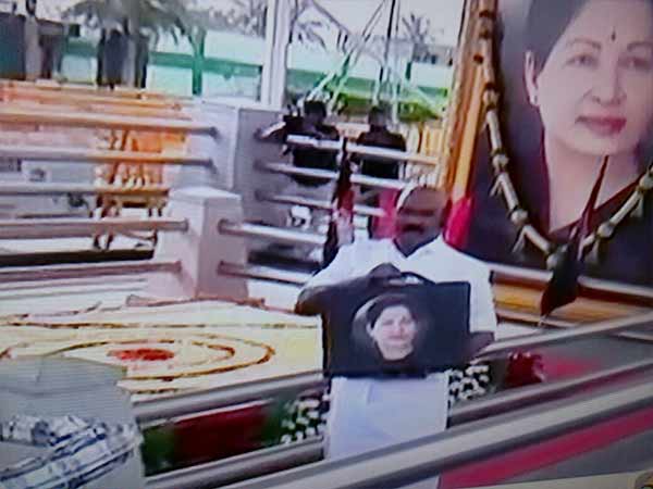 ஆசி கிடைத்தா?