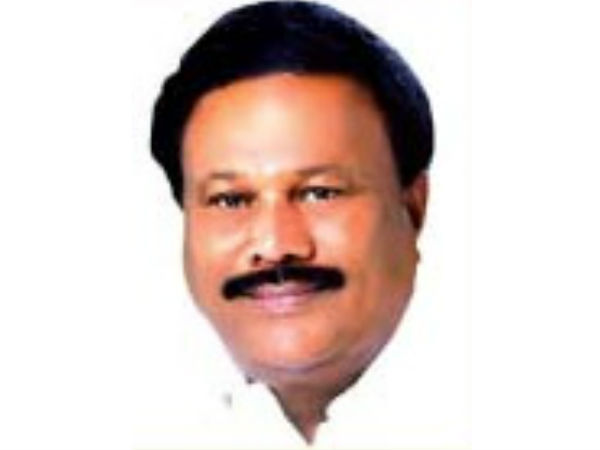 ஆட்சியை புறக்கணித்த அமைச்சர்கள்