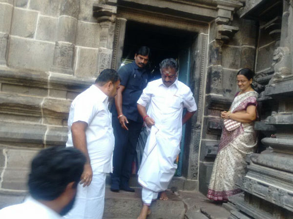 ஆண்டாள் கோவிலில் ஓபிஎஸ்