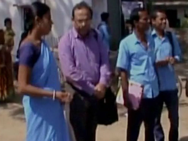 No age bar for education: Mother, father appear for class XII alongside son in Bengal No age bar for education: Mother, father appear for class XII alongside son in Bengal
