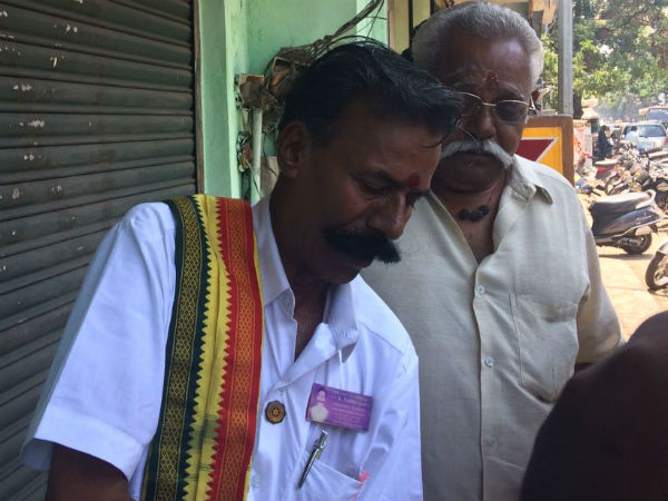 A candidate who contesting in RK Nagar election to hold a Guinness record A candidate who contesting in RK Nagar election to hold a Guinness record