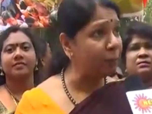 DMK MP Kanimozhi and their women's team held rally in delhi DMK MP Kanimozhi and their women's team held rally in delhi