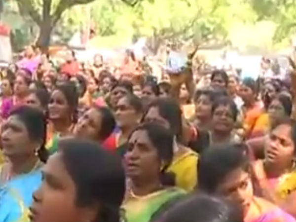 DMK MP Kanimozhi and their women's team held rally in delhi DMK MP Kanimozhi and their women's team held rally in delhi