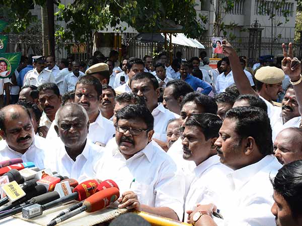 எம்.எல்.ஏக்கள் கூட்டம் ரத்து