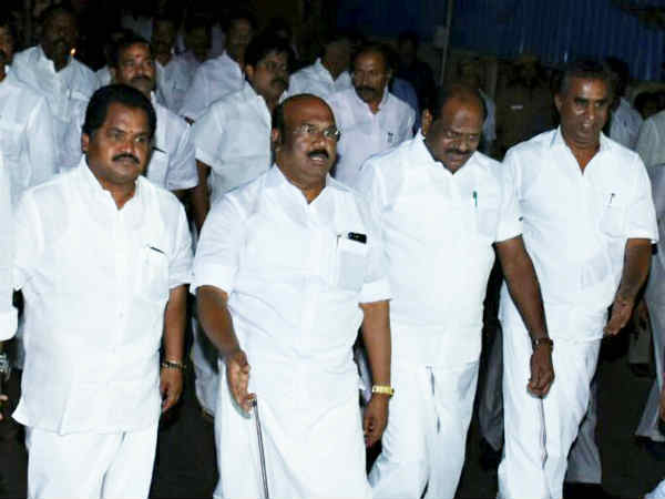 அமைச்சர்களின் துடுக்குத்தனம்