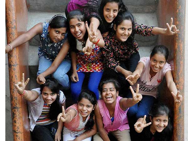 Tamil Nadu SSLC 10th class results - 96.2% girls passed Tamil Nadu SSLC 10th class results - 96.2% girls passed