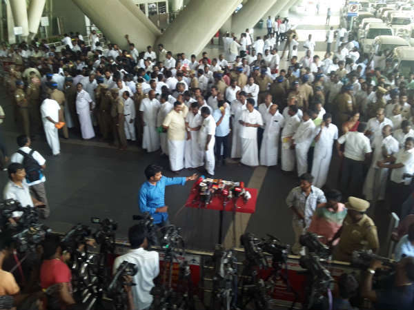 அள்ளிய கூட்டம்
