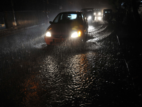 Heavy rain in Chennai and other parts of Tamil Nadu Heavy rain in Chennai and other parts of Tamil Nadu
