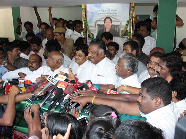 அப்போதே கூறிய ஓபிஎஸ் அணி