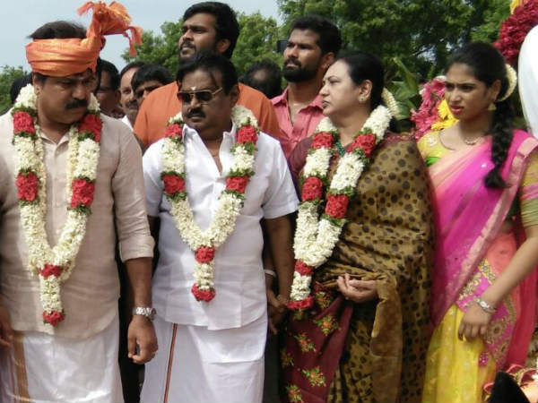 ஆச்சரியப்பட்ட தொண்டர்கள்