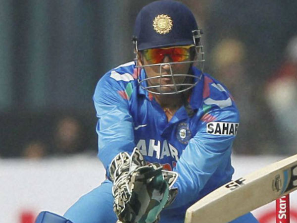 Bangladesh get five penalty runs sue to the Dhoni Bangladesh get five penalty runs sue to the Dhoni
