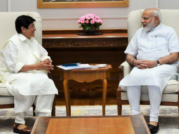 Kiran Bedi meets Modi Kiran Bedi meets Modi