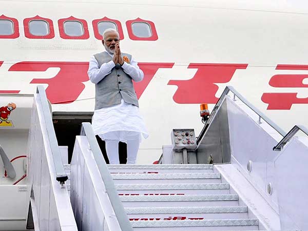 Modi returned to the country after a foreign trip Modi returned to the country after a foreign trip