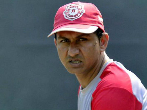 Yuvraj Singh, MS Dhoni mentoring Team India in coach's absence: Sanjay Bangar Yuvraj Singh, MS Dhoni mentoring Team India in coach's absence: Sanjay Bangar