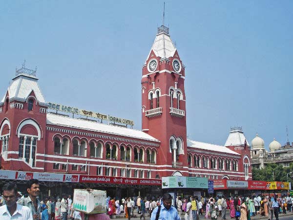 8,878 சதுர கி.மீ. பரப்பு