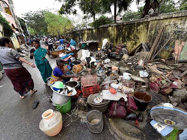 சாக்கு முட்டையில் ராணுவ குண்டுகள்