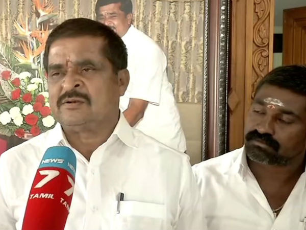 அணி மாறிய ஆறுகுட்டி