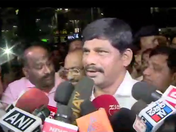 சமூக வலைத்தளங்களில் கண்டனம்