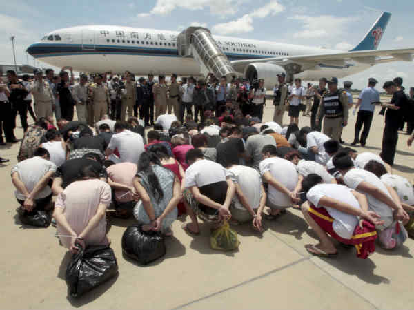 Chinese citizens arrested in Cambodia over an alleged internet scam Chinese citizens arrested in Cambodia over an alleged internet scam