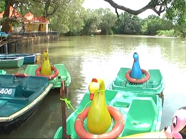 boat ride begins on in courtallam boat ride begins on in courtallam
