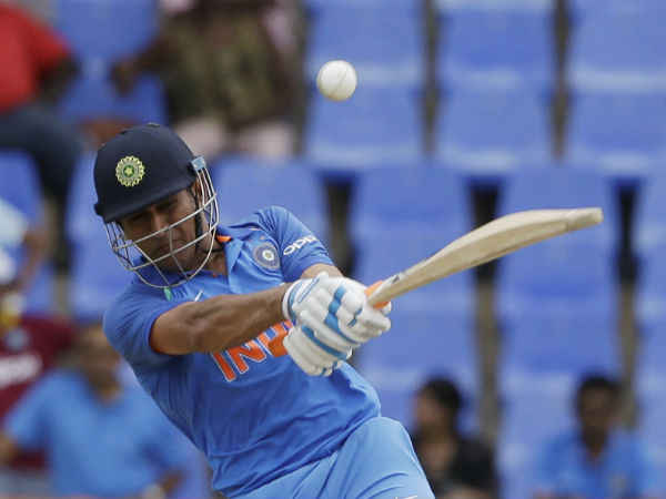 dhoni 3 sixes in TNPL 2017 dhoni 3 sixes in TNPL 2017