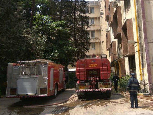 Fire breaks out in Pvt hospital in Chennai, no injuries reported Fire breaks out in Pvt hospital in Chennai, no injuries reported