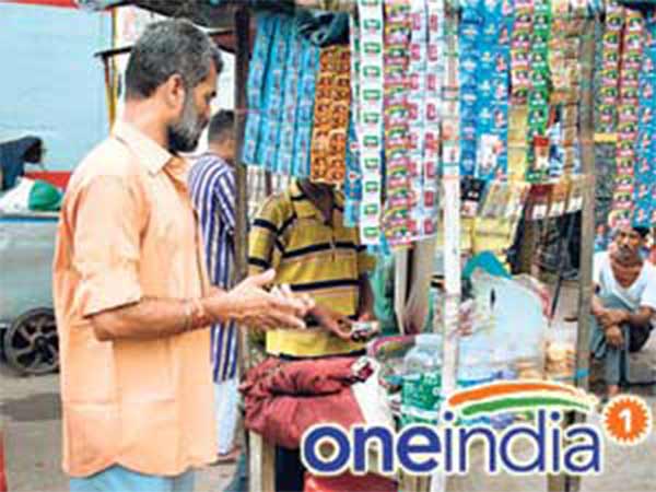Intensive raids at Chennai police seized 12,305 gutkha packets and 421 arrested Intensive raids at Chennai police seized 12,305 gutkha packets and 421 arrested
