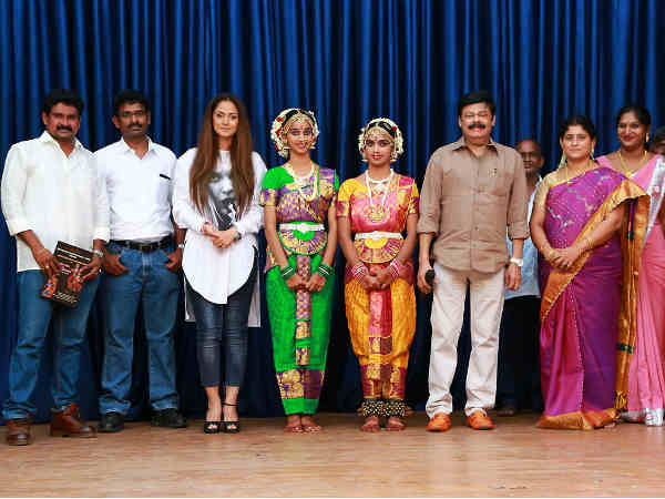 Dhetchana's Bharatanatyam Arangetram held in Chennai Dhetchana's Bharatanatyam Arangetram held in Chennai