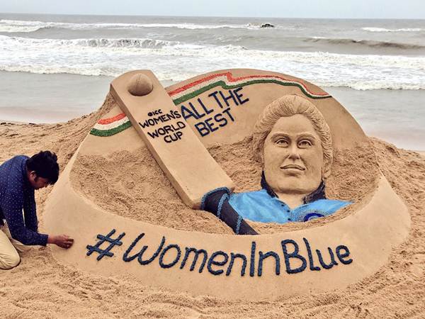 Sand artist Sudarsan Pattnaik conveys wishes to Indian cricket Sand artist Sudarsan Pattnaik conveys wishes to Indian cricket