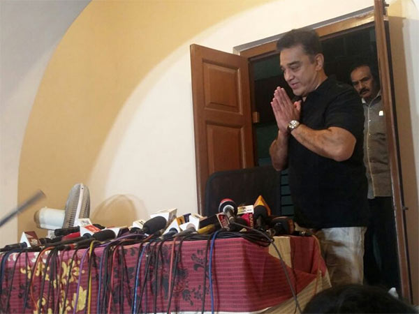 Actor Kamal Said Tamilthai Vazhthu was not insulted in the Biggboss program Actor Kamal Said Tamilthai Vazhthu was not insulted in the Biggboss program