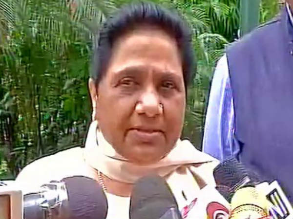 BSP leader Mayawathi cast vote BSP leader Mayawathi cast vote