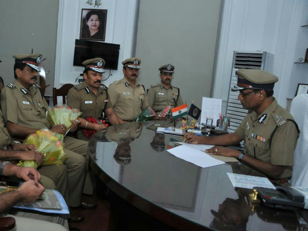Tamilnadu police DGP T.K.Rajendran thanking CM Edappadi Palanichami for his appointment. Tamilnadu police DGP T.K.Rajendran thanking CM Edappadi Palanichami for his appointment.