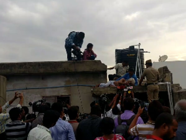Traffic Ramasmay taken away by the police Traffic Ramasmay taken away by the police