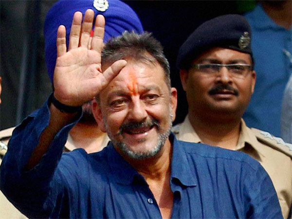 "Sanjay Dutt was treated like an ordinary convict", Maha govt tells Bombay HC "Sanjay Dutt was treated like an ordinary convict", Maha govt tells Bombay HC