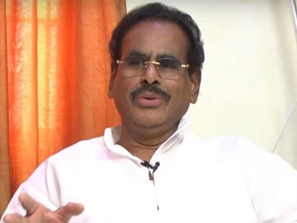 இங்கேயே இருக்கிறார்கள்