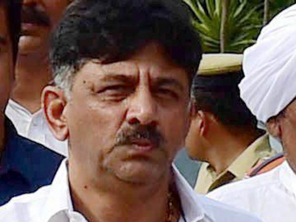 சோனியாவுக்கு நெருக்கம்