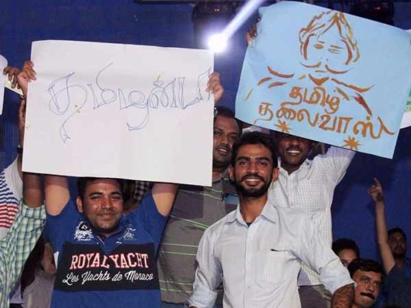 செவ்வகத்துக்குள் ஓடிய காளை